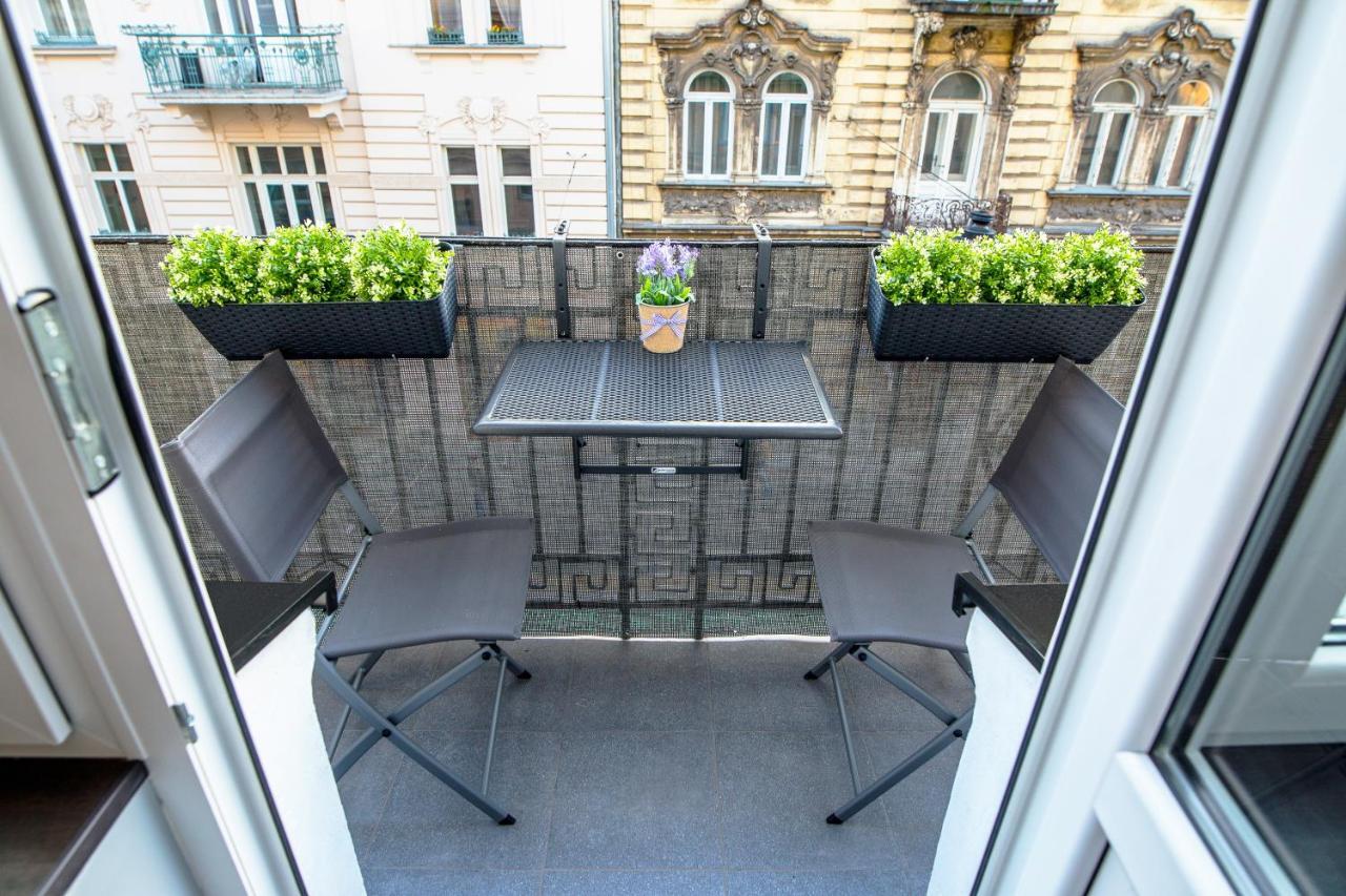 Tribeca City Center Apartments Красков Екстериор снимка